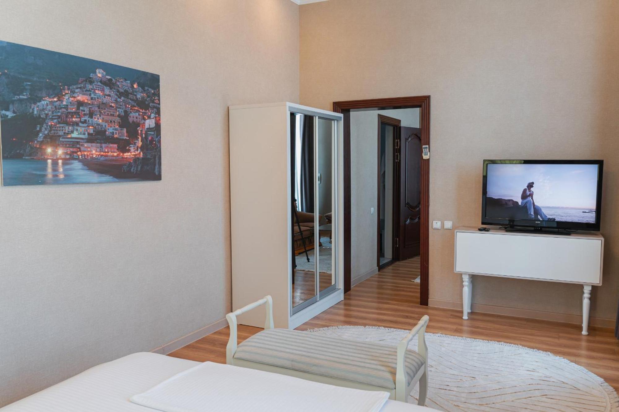 Altair Hotel Tsjimkent Eksteriør bilde