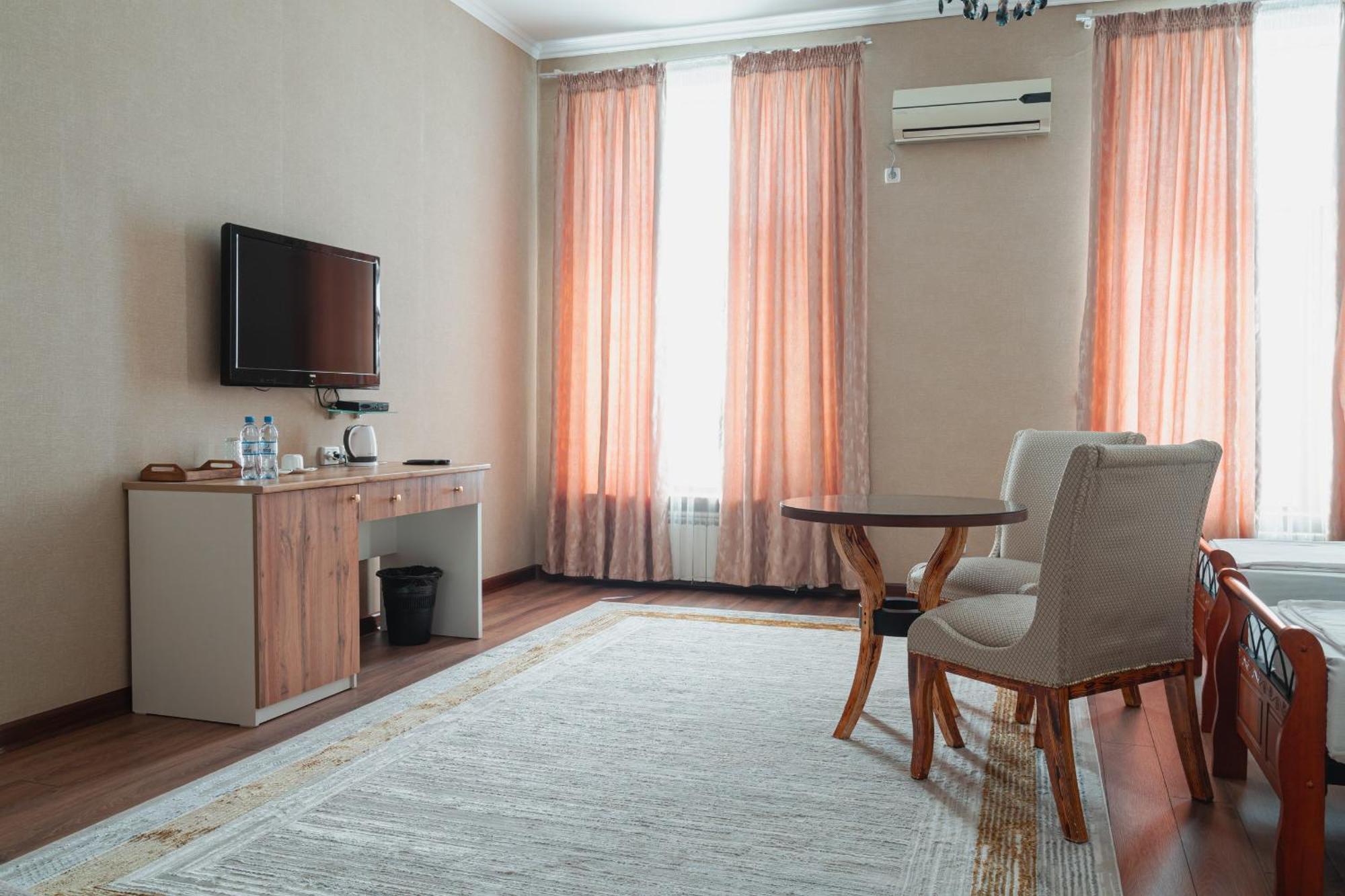 Altair Hotel Tsjimkent Eksteriør bilde