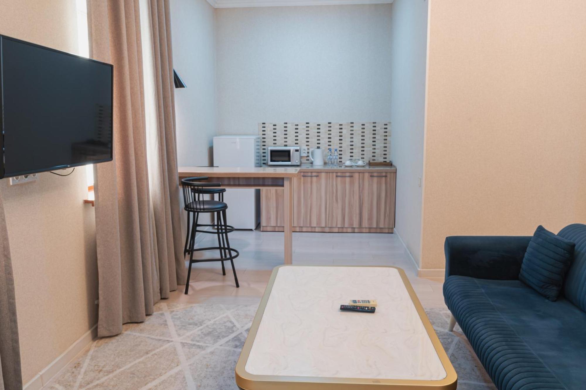 Altair Hotel Tsjimkent Eksteriør bilde